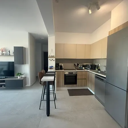 New Modern Mackenzie 1br Flat, 1mn Walk To Waterfront Apartment Larnaka