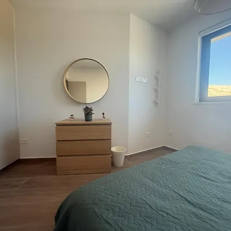 Apartment New Modern Mackenzie 1br Flat, 1mn Walk To Waterfront Larnaka