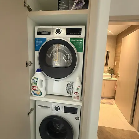 New Modern Mackenzie 1br Flat, 1mn Walk To Waterfront * Larnaka